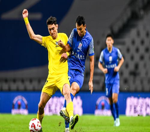 中超积分榜：海港63分领跑，申花61分超越蓉城位列第二