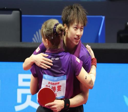 泪目！34岁国乒美女奥运冠军4-2逆转夺冠：最后一舞封神微笑真甜