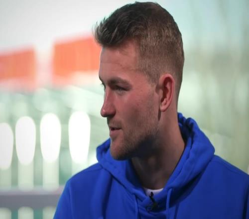 德利赫特：定位球一直很重要，曼联99年拿欧冠就是靠定位球