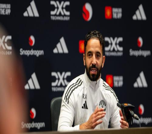 曼联帅位地震！阿莫林发布会逼宫，公开与高层叫板