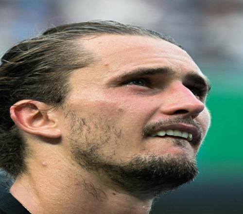 位列世界前十周数跻身无贯男榜首，兹维坐实最佳男配角？