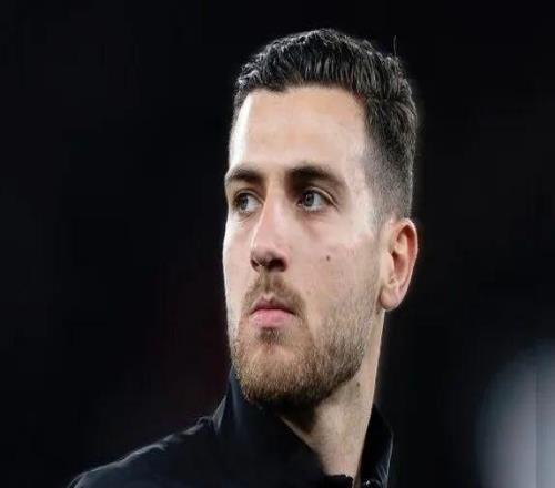 福布斯：曼联成全球第二最具价值的足球俱乐部，价值66亿美元意媒：曼联已拒绝罗马对齐尔克泽的第一份报价