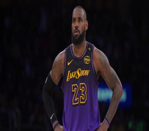 正负值59！湖人三连败揭詹姆斯副作用，雷迪克就差报身份证号了