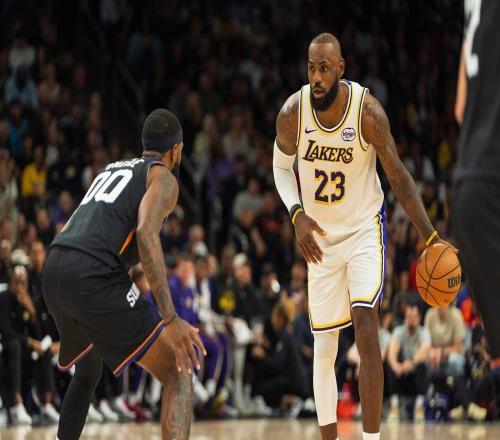 裁判报告：湖人队詹姆斯因与狄龙的冲突未被判罚而获得公正判罚