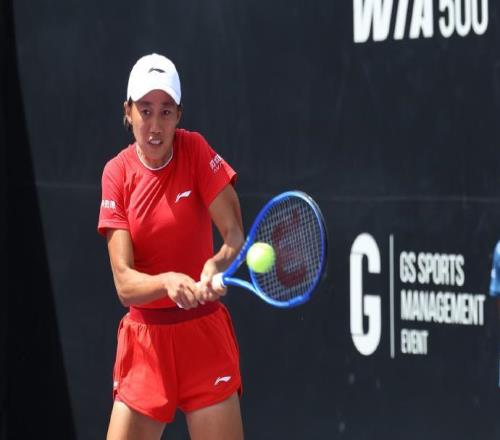 浪费好签？王欣瑜单双打均首轮游！