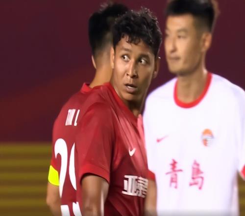 22！十人前中超冠军死里逃生，补时连进两球绝平，李霄鹏痛失3分