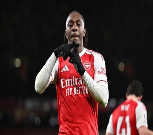 热闻埃泽帽子戏法！阿森纳41大胜热刺，6分领跑英超积分榜