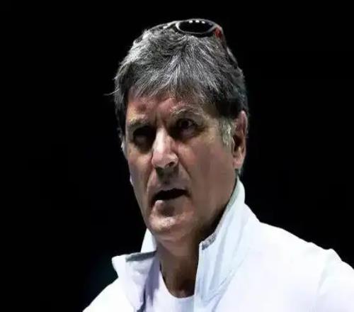 托尼称阿卡对手弱于纳豆的，俄网主席回应球员转籍，A拉确认出山