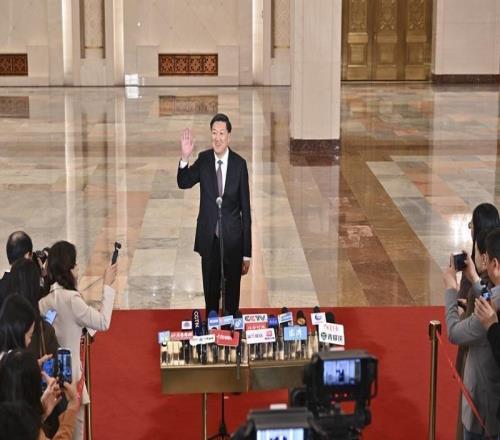 “尔滨”冰雪季火到438名儿童走丢？代表委员为体育经济献策