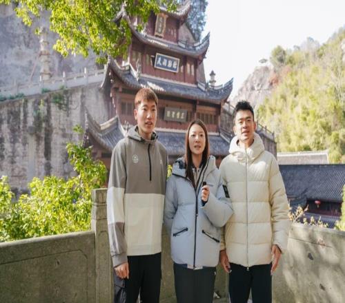 关注｜雅思组合亮相浙江新昌！2025亚洲羽球精英巡回赛总决赛圆满落幕