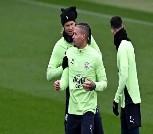 镜报：卡尔温菲利普斯希望在冬窗离开曼城