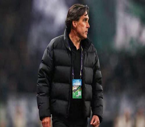 太离谱！最佳教练竟不给中超冠军，海港球迷不满：就因说了点实话