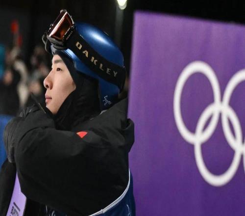 米兰冬奥早报：苏翊鸣为中国摘牌！她在生日当天夺金！