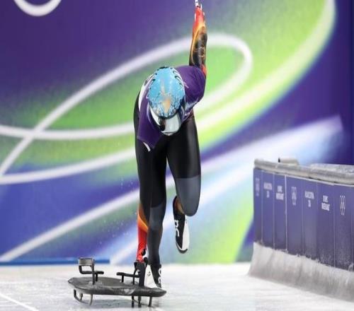 女子钢架雪车：弗洛克四战奥运终夺金，赵丹创中国队最好成绩