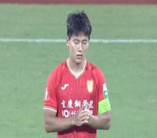 重庆赢球即冲超，1场定张外龙去留对手2外援踢不了向余望破球荒