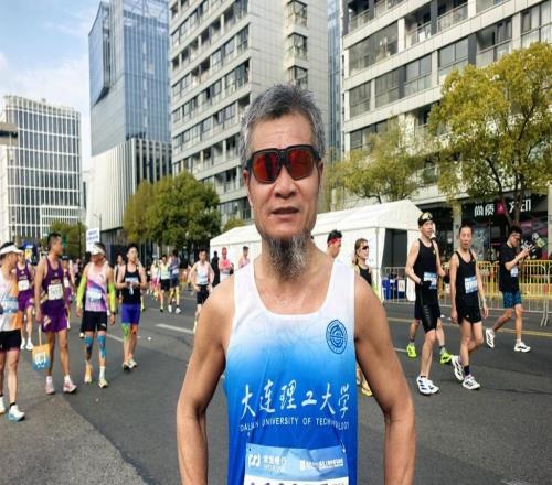 深一度｜从“卷”到“暖”，上海半马这样跑过十年