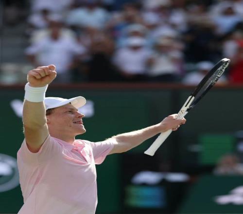 亚军“梅”开三度，辛纳集齐硬地大赛全满贯！