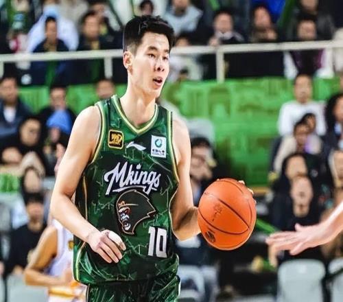 同曦队主场胜上海，球队追加8万奖金，郭昊文全场最佳