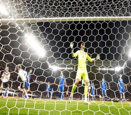 杜布拉夫卡：德国本可能进我们更多球，而我们却只有一次机会