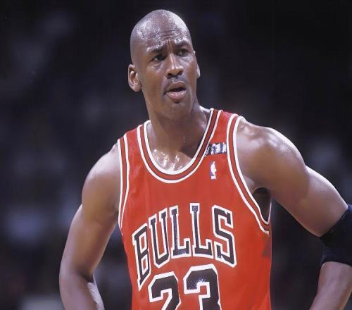 又轰下48+3+3+2！抱歉乔丹：你从历史第一变成了历史第二