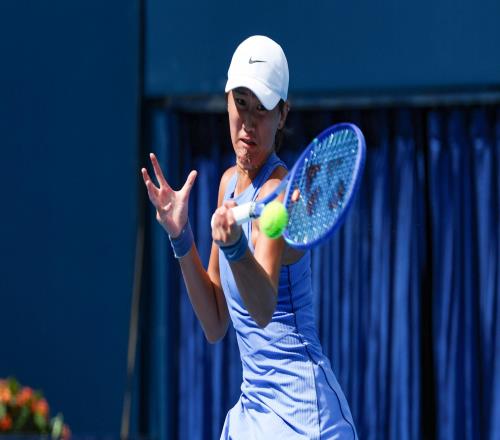 2-0进决赛！中国女网24岁1米82王牌归来冲冠：王欣瑜冠军搭档逆袭