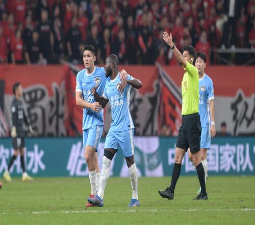 王上源挺阿奇姆彭：比赛中我们各为其主，平日里我们互相尊重