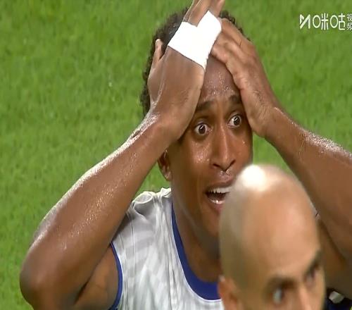 海港带头躺平，中超承包倒数前3！亚冠再现争议：申花好球竟被吹