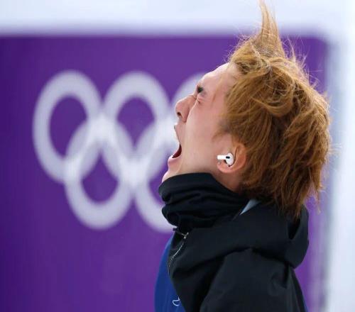 “手机致伤”，滑雪比赛为啥非得带手机？