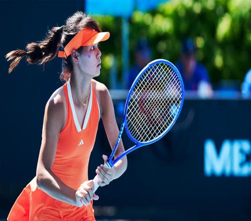 2-0进四强！中国女网15岁天才新星闪耀成人赛：追赶郑钦文王欣瑜