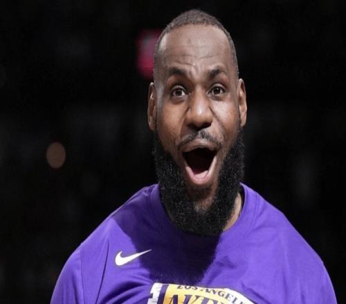 只差50场，NBA神级纪录诞生！都以为你要退役，你却“玩弄”球迷