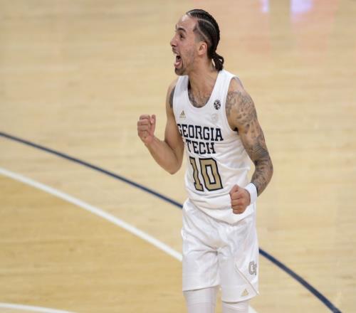 挥拳相向，马克和老六场上激烈冲突，NBA原始味道让联盟更加成功