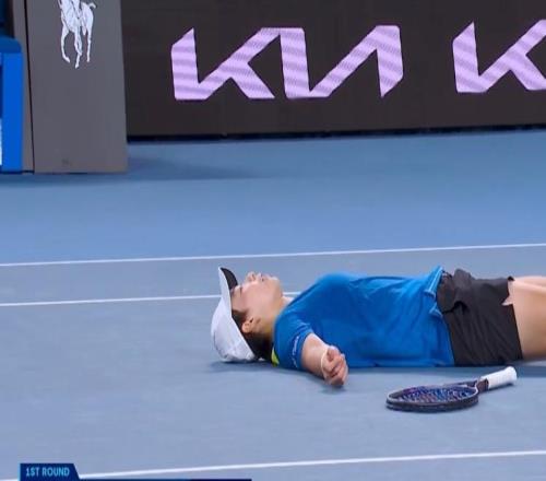 23岁的白卓璇澳网正赛首胜 45岁的大威燃尽了