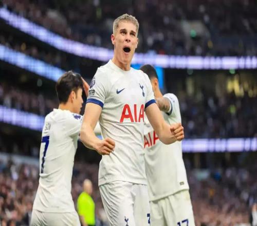 皇马防线告急！英超两大顶级中卫进入引援雷达