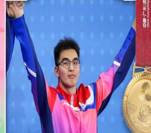 这一次 他游到了最高领奖台！