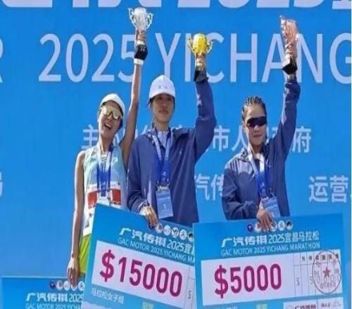 奖金超10万元，“最快女护士”张水华跑马再夺冠！