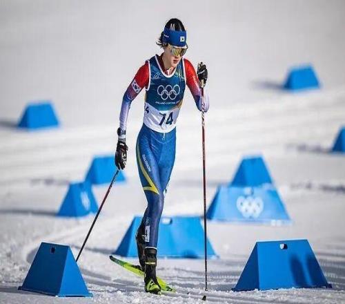 两韩国运动员滑雪板藏猫腻？被取消资格！