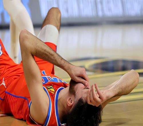 被文班亚马各种压制！雷霆内线新星的前景也是蒙上了一层阴影