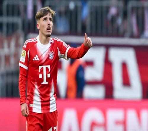 17岁273天，卡尔是拜仁队史德甲单场传射建功最年轻的球员