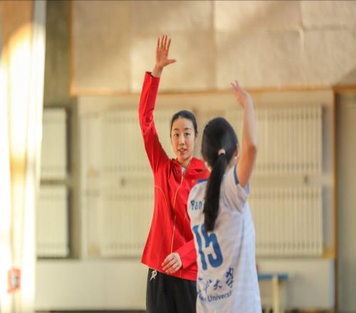泪目！中国女排33岁最美二传当大学教师：全运会成她最后一舞？