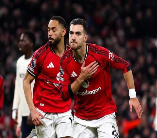 英超：曼联11遭绝平！无缘两连胜，达洛特打破球荒，B费错失绝杀