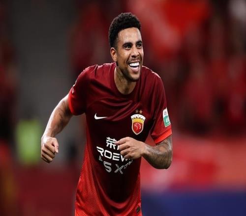 31岁巴西王牌惨遭海港弃用却成中超转会香饽饽引得两家劲旅哄抢