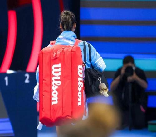 郑钦文和新教练合作首站交出零分成绩单，TOP30守卫战警报拉响