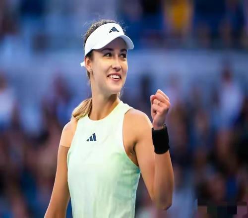 先下一城惨遭逆转首战出局，卡琳斯卡娅另有惊喜，登顶榜首