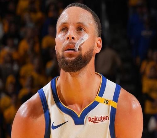 23分3板4助！27分6板5助！库里迎神级里程碑，弗拉格要抢最佳新秀