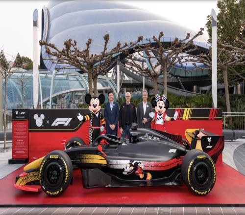 现场直击｜3天23万人次观众涌入上赛场，F1引爆上海文商旅体展消费