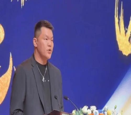 直击广东出征仪式！朱芳雨摊牌夺冠，杜锋下军令状，菜单整活辽篮