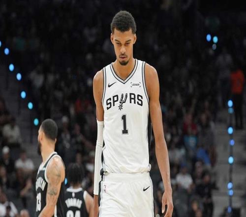 砍100分并送出18次盖帽，马刺文班亚马创造了NBA历史的前3场纪录