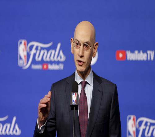 萧华：我对伦纳德合同一事毫不知情，但NBA会查个水落石出