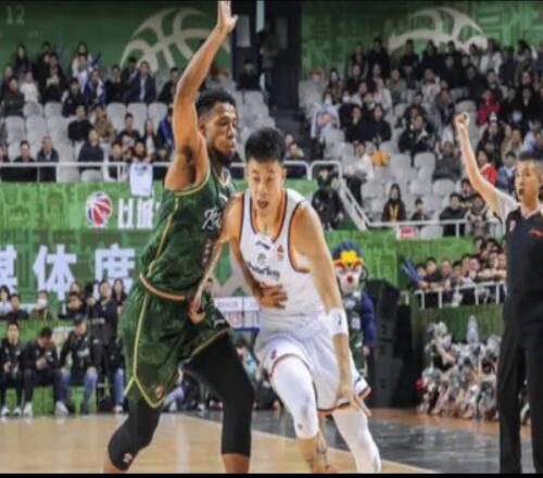上海男篮输球揪出最大毒瘤！他上场12分钟投篮4中0上空篮都不进