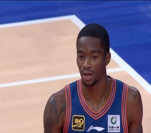 萨姆纳被抢了！CBA最大黑马被曝欲截胡广东队，筹码四川无法拒绝